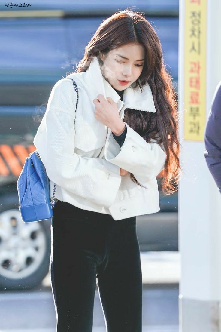 n__ye_inn's tweet photo. 겨울에만 나오는 용의 차가운 ���위기를 좋아하는 편 https://t.co/MMddrnBjcy