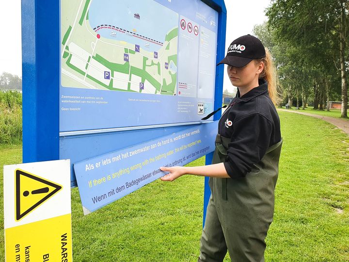 🏊‍♂️❗ | Negatief zwemadvies voor Aldegeaster Brekken in #Oudega vanwege blauwalg. Er staan waarschuwingsborden bij deze en andere officiële zwemplekken. 
Kijk voor meer informatie op zwemwater.nl.