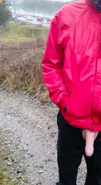 HornyNorthern84's tweet photo. I love wanking Mr off in the great outdoors. RT and like if you'd let me do the same to you! 💦 https://t.co/kSYjMztgZ9