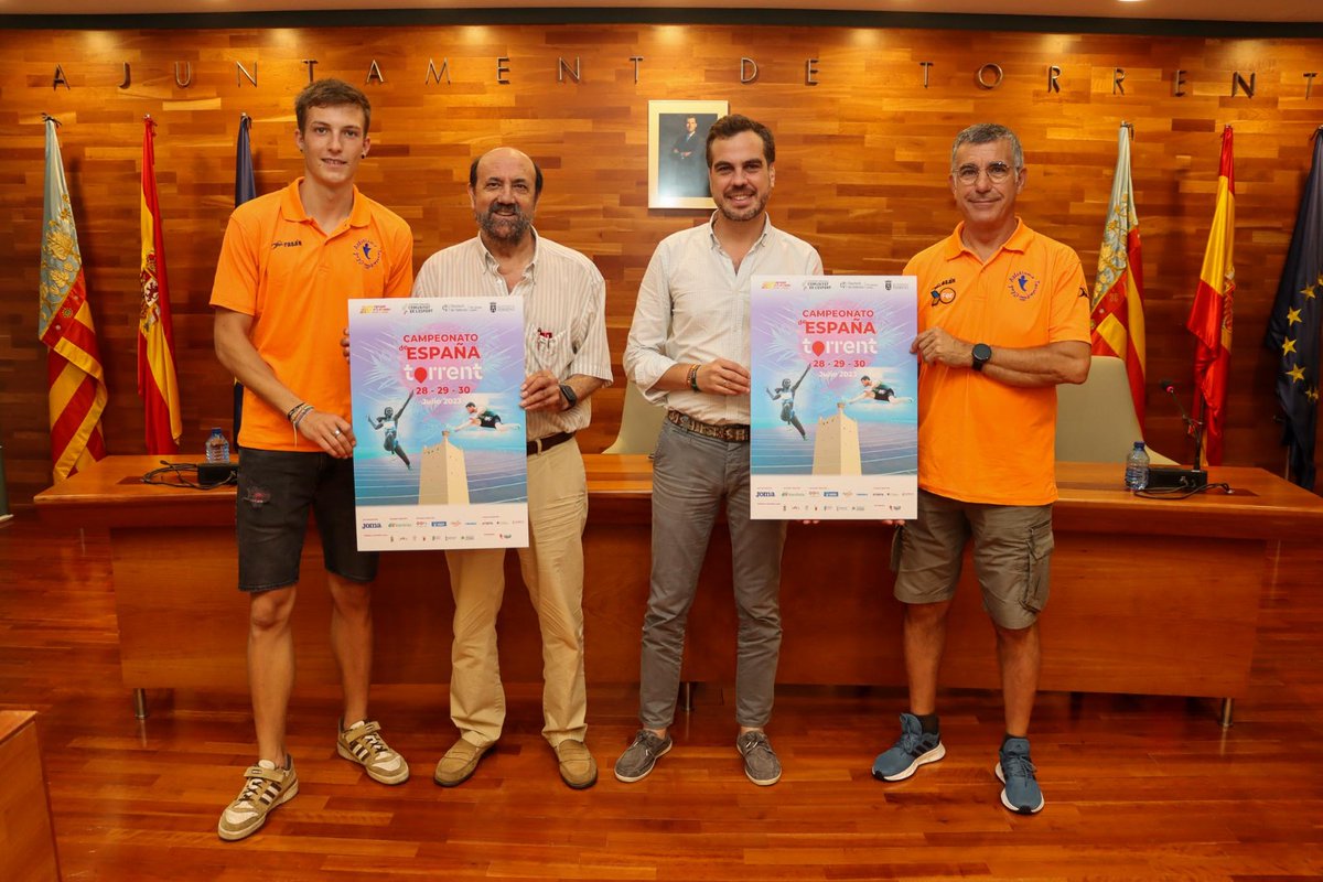 atletismoRFEA's tweet photo. 🔙 Ayer se presentó en el salón de plenos del @Aj_Torrent la 103ª edición del #CEatletismo 

🙋 Con Miguel Ángel Villalba (@catorrent1985), Vicente Añó (@atletismeFACV), Guillermo Alonso del Real (Ayuntamiento) y Niklas Morales (@catorrent1985)

Más info📝 https://t.co/FtHkmux66x https://t.co/GcbhW8LOOW