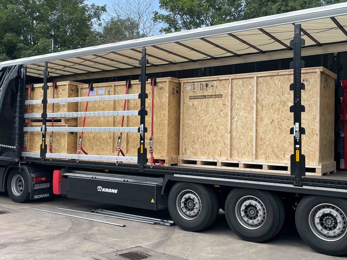 Another machine is on its way! 🚚 Inside the ‘mystery box’ is 1 of 6 of our top spec eRotor Model 1 balancing machines heading to our customer in America. 
Check out our eRotor machines and contact us for a demo!
bit.ly/3ynxBuo
#eMobility #UniversalBalancing