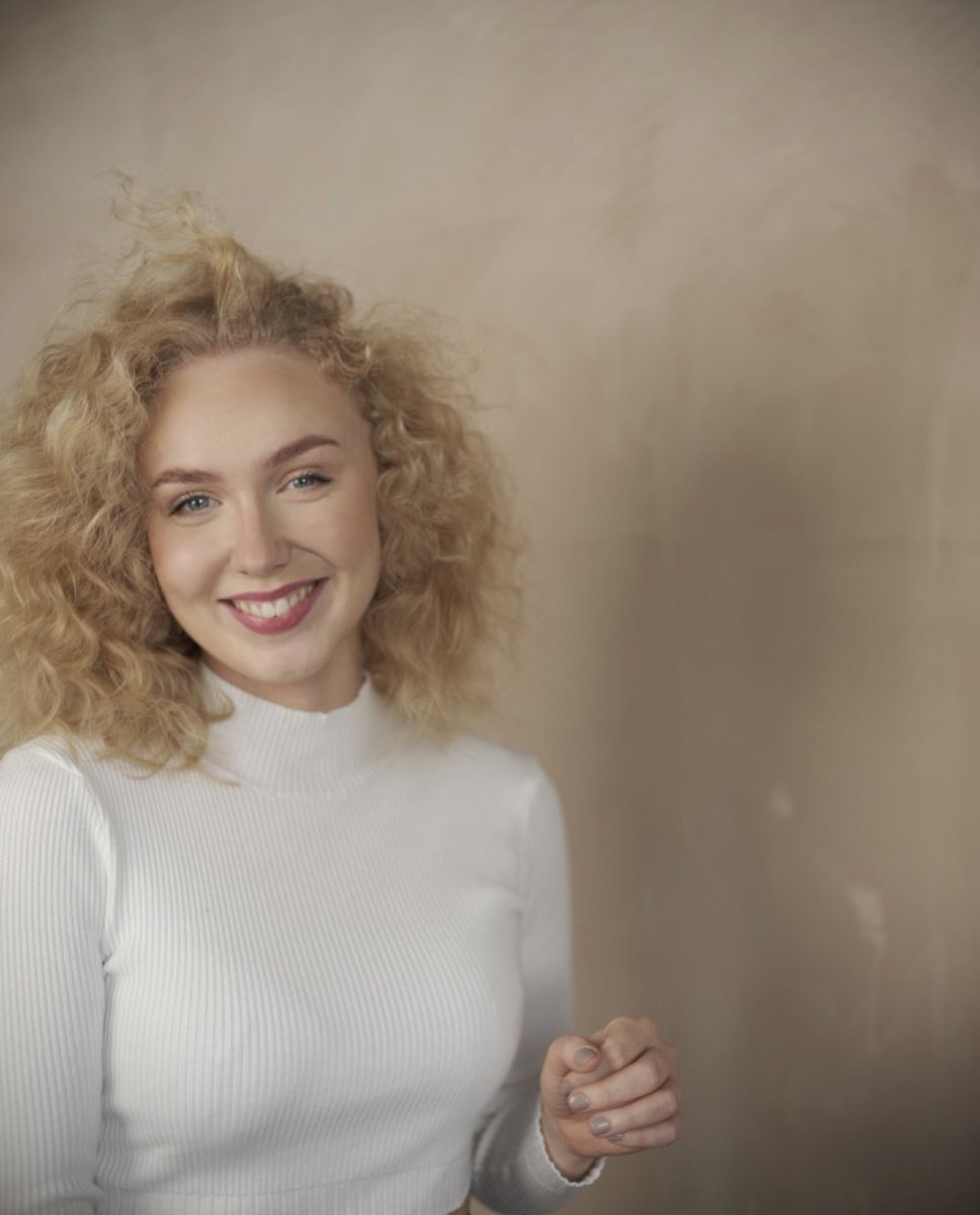 AnnieMayOsborne's tweet photo. I recently received some sad news that my agent is having to cease trading. So this means that I am now #seekingrepresentation 

I’m based in Manchester City centre, originally from the north east and will welcome any advice! 💜🌟 

https://t.co/Hr7hz8wwCL https://t.co/bDS9p1L2gS