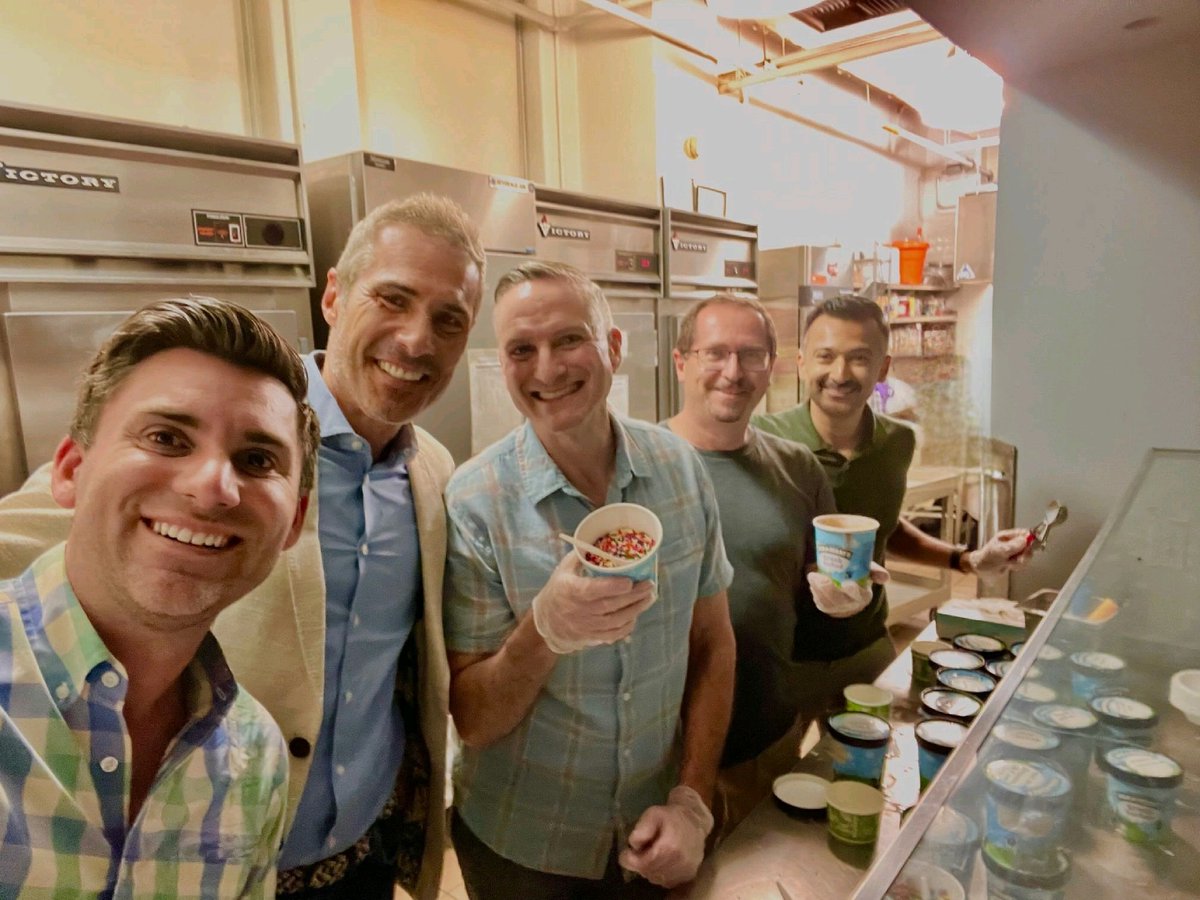Thanks OUTbioGNY for organizing a fantastic evening volunteering &amp; serving ice cream to the @HetrickMartin youth. What an honor to serve this innovative organization providing essential services to LGBTQIA+ youth, sore ice-cream-scooping-arm and all!
