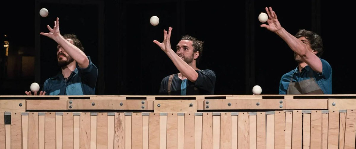 bclvalladolid's tweet photo. A punto de comenzar las #VentanasEscenicas con "Sinergia Street", el espectáculo de circo contemporáneo de @nueveunocirco que combina técnicas de malabares, verticales y danza 🤹♀️🎪🎵
¡Aún llegas!
📅Hoy, 16 de agosto
⏳ 20:00 h.
🌴#patiodepalmeras Hasta completar aforo 🌴 https://t.co/NfNmcv18Lg