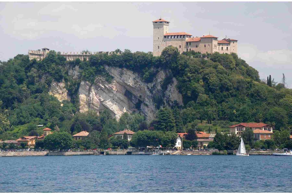 weddings_map's tweet photo. Italian Lakes
Day 1 Hello Lake Maggiore
Arrival at Milan airport and proceed to the hotel. Enjoy some free time to relax. Welcome dinner and overnight.
#weddingsmap #weddingplanner #wedding #weddinginspiration https://t.co/qhcaLdgt2h