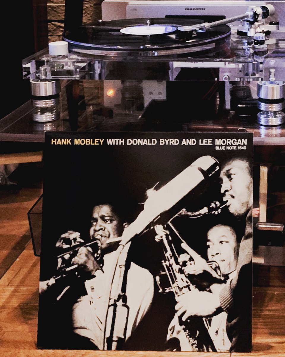 KAN_Hossy's tweet photo. ブルーノート1540盤、ハンク・モブレー・セクステット「HANK MOBLEY with DONALD BYRD and LEE MORGAN」。
モブレーの書いた曲もなかなかエエね。
#hankmobleysextet 
#recordplayer 
#vinylrecords 
#atlp2022 
#audiotechnica 
#jazzmusic https://t.co/8qmS6YB4Hg
