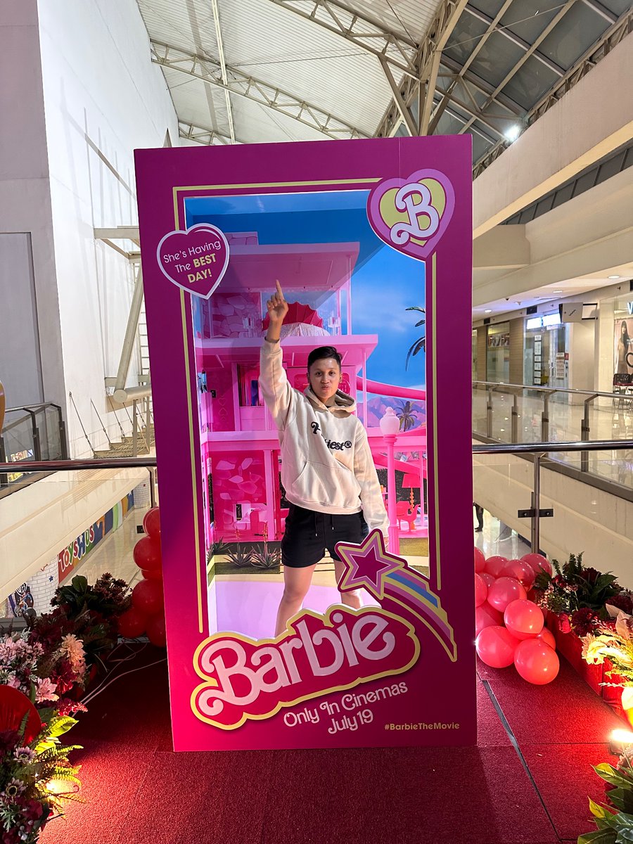 alba_marionne's tweet photo. Ang tunay na barbie 😂✌️ https://t.co/8mgRgnLaPT