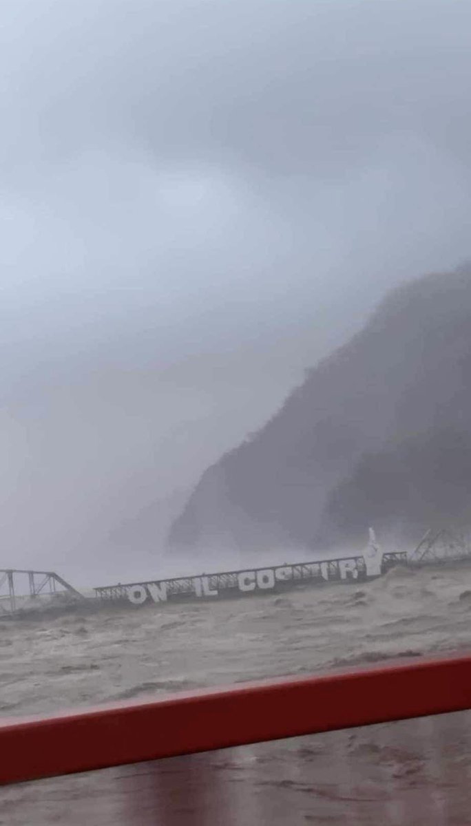 thebuddz01's tweet photo. Please pray for Ilocos Sur and all parts pf the country that’s under the wrath of Typhoon Egay.

#PrayForIlocos #PrayForPH #TyphoonDoksuri #TyphoonEgay #EgayPH #Egay https://t.co/pqCzoUmkix
