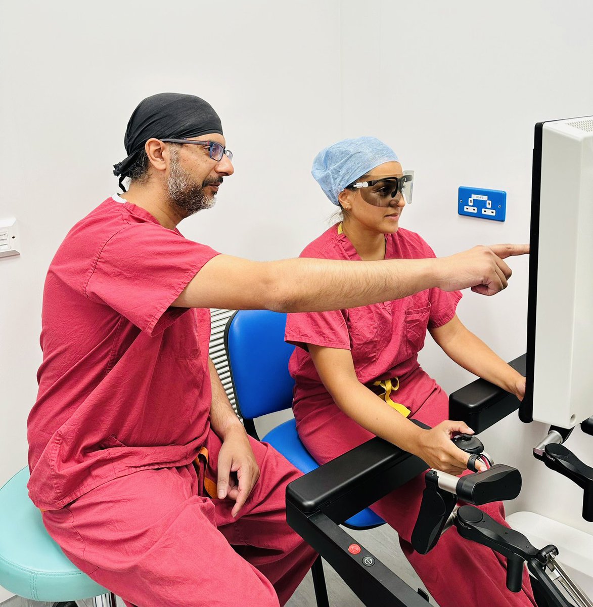 Vanash Patel (@vanashpatel) on Twitter photo Last July when the consultant surgeons started robotic assisted surgery at <a href="/WestHertsNHS/">West Herts Teaching Hospitals NHS Trust</a>, our trainees were concerned that their surgical training would be impacted by consultant robotic learning curves.
I asked them to wholeheartedly support the robotics programme, to become Last July when the consultant surgeons started robotic assisted surgery at <a href="/WestHertsNHS/">West Herts Teaching Hospitals NHS Trust</a>, our trainees were concerned that their surgical training would be impacted by consultant robotic learning curves.
I asked them to wholeheartedly support the robotics programme, to become