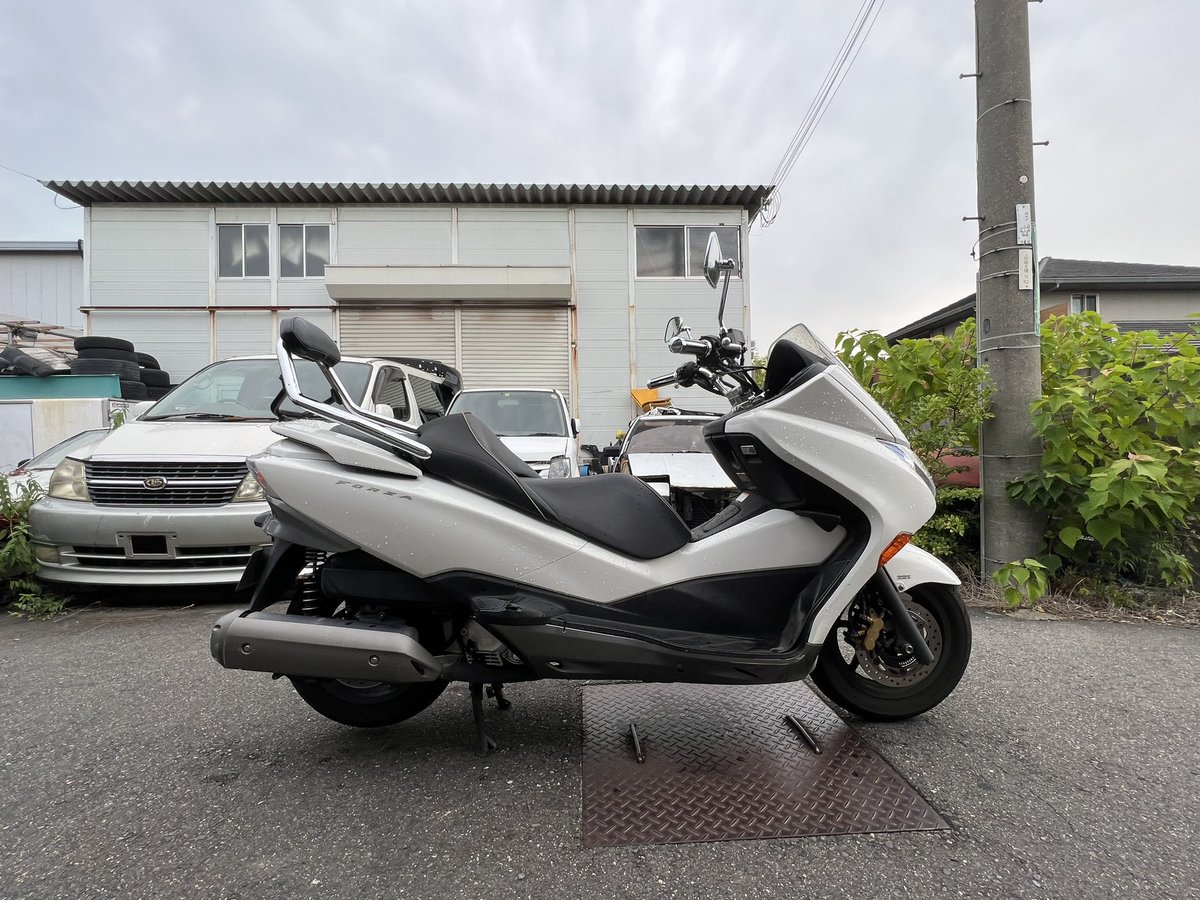 osakabaiku_'s tweet photo. 大阪府からフォルツァZ MF10 ABS付き 売ります。
書類、鍵あり。現車確認いつでもOK
配達、全国配送の手配かけれます。
#フォルツァ売ります　#フォルツァZ売ります #MF10売ります　#バイク売ります　#大阪府からフォルツァ売ります　#マジェ売ります　#大阪府 https://t.co/KYyEIrZRMl