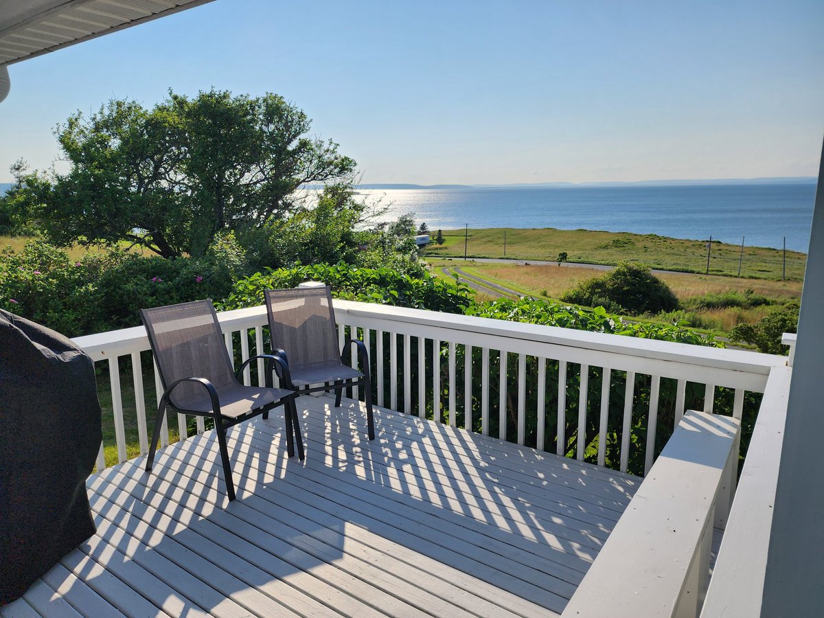 InnovaBuilders's tweet image. Want some relaxation time this summer/fall? Come visit The Hill and enjoy this view.
4BR, sleeps 9, 2 bath and outdoor spaces to enjoy. 
airbnb.com/h/thehillcapeb…