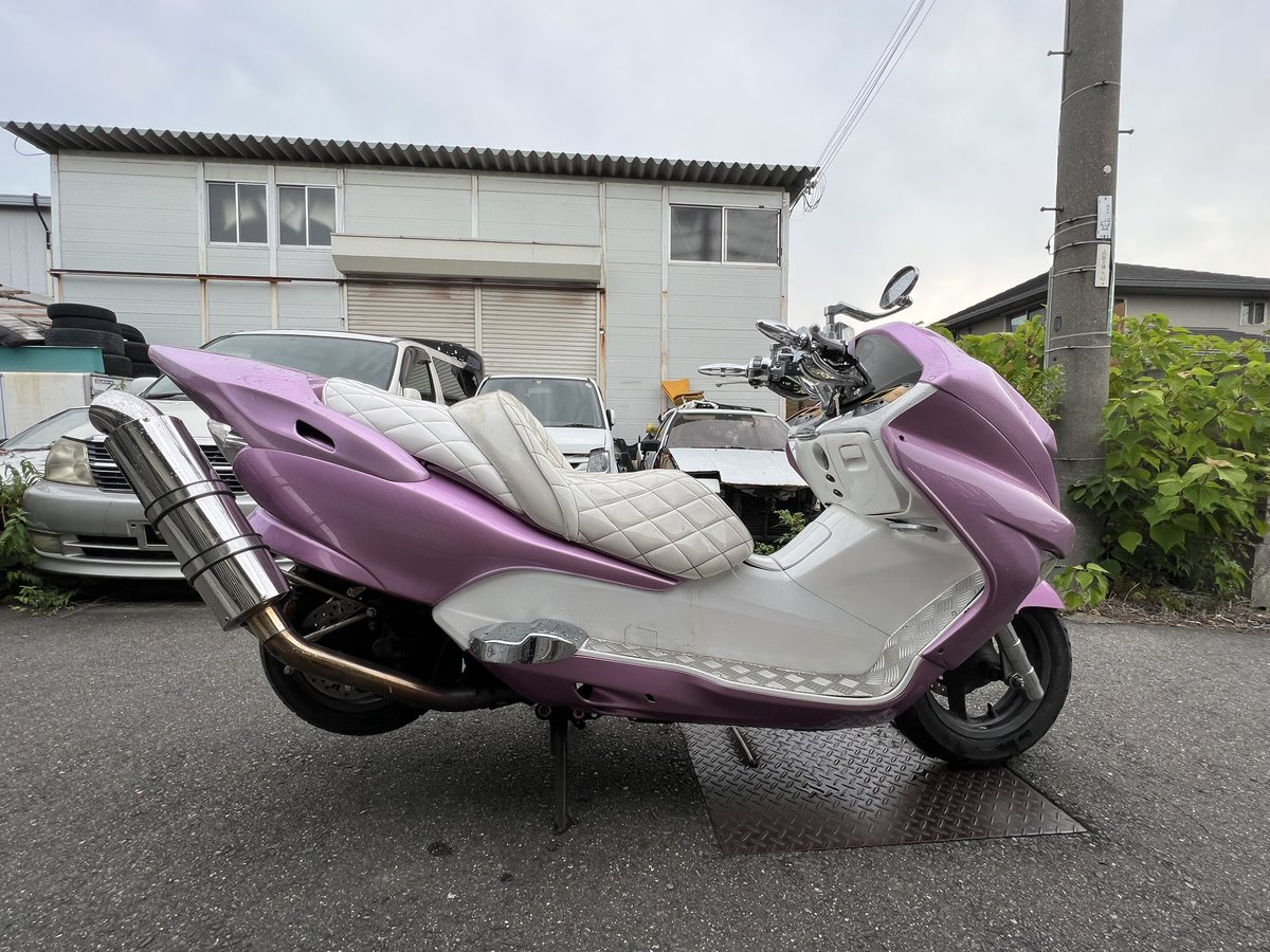 osakabaiku_'s tweet photo. 大阪府からフォルツァZ フルカスタム売ります。MF08 書類、鍵あり。現車確認いつでもOK 配達、全国配送の手配かけれます。
#フォルツァ売ります　#フォルツァZ売ります　#MF08 #ビックスクーター売ります　#バイク売ります　#マジェ売ります　#大阪府 https://t.co/P1pUvbcQaB