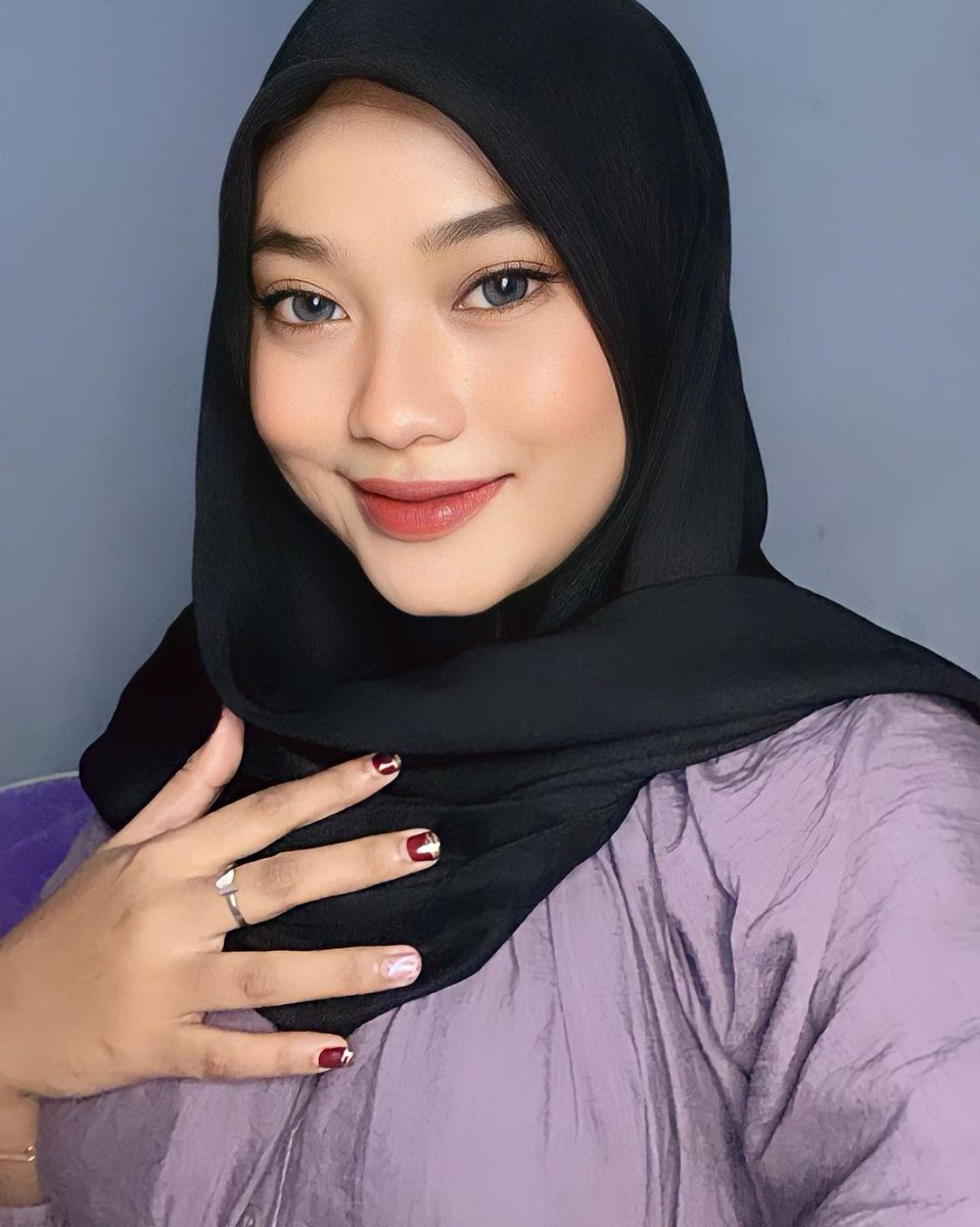 IndiSoniaa's tweet photo. Hallo guys akun baru aku ni 
 #GratisOngkirdiLazada https://t.co/My63NeMTRU