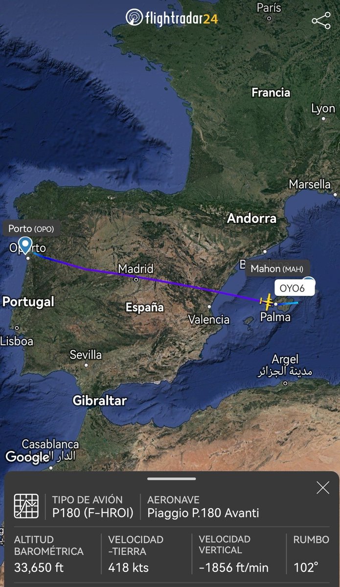 controladores's tweet photo. Vuelo ambulancia entre Oporto y #Menorca con enfermo a bordo. Se recorta la ruta desde la frontera portuguesa directo a Menorca coordinando todos los sectores los centros de control de Madrid, Barcelona y Palma para agilizar la operación. #Trabajoenequipo https://t.co/Sa43sAn3v8