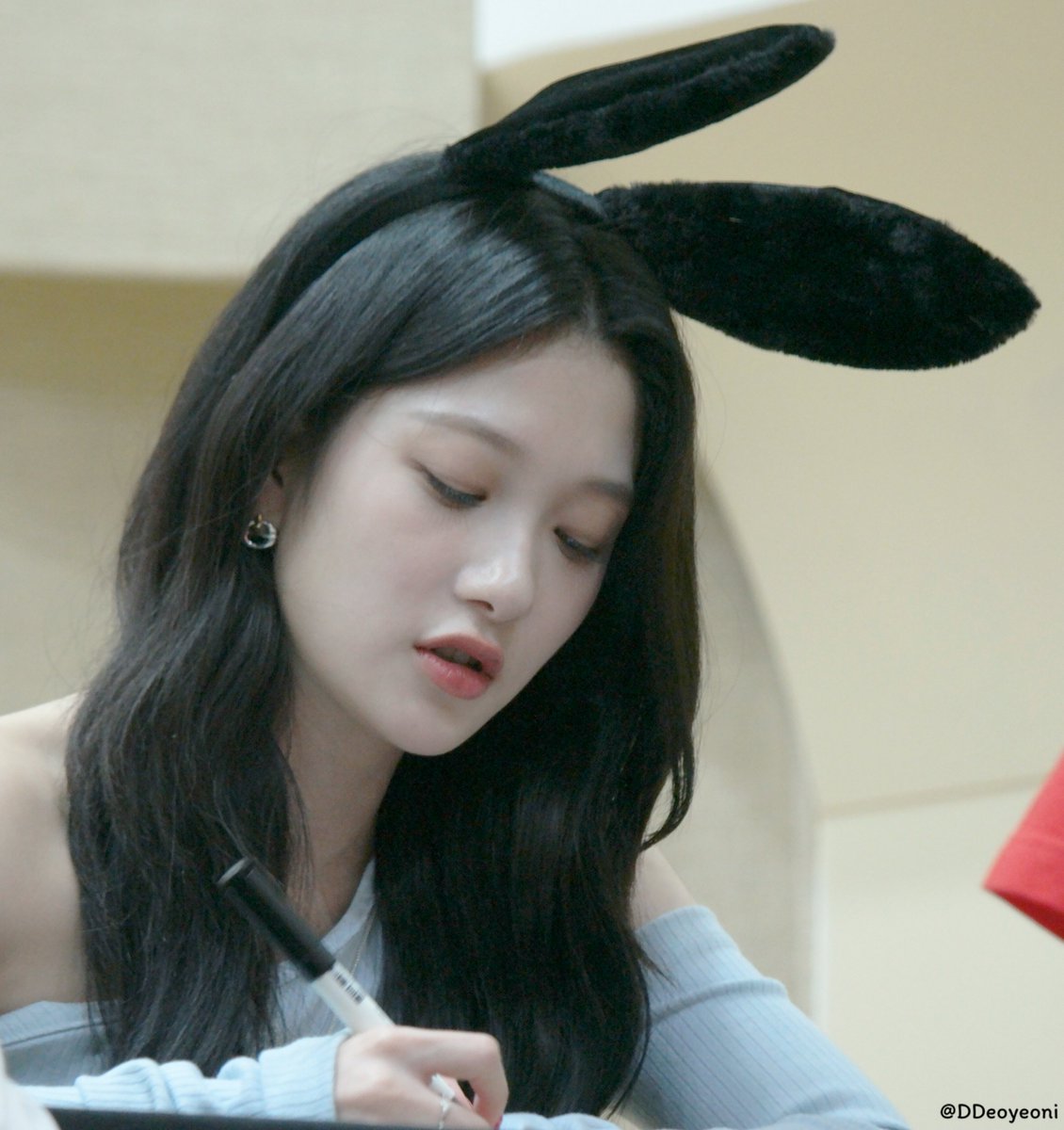 DDeoyeoni's tweet photo. 230723 bdm 대구 팬사인회 
#프로미스나인 #fromis_9 #이서연 #서연 #Seoyeon https://t.co/dWlwmg0C9O