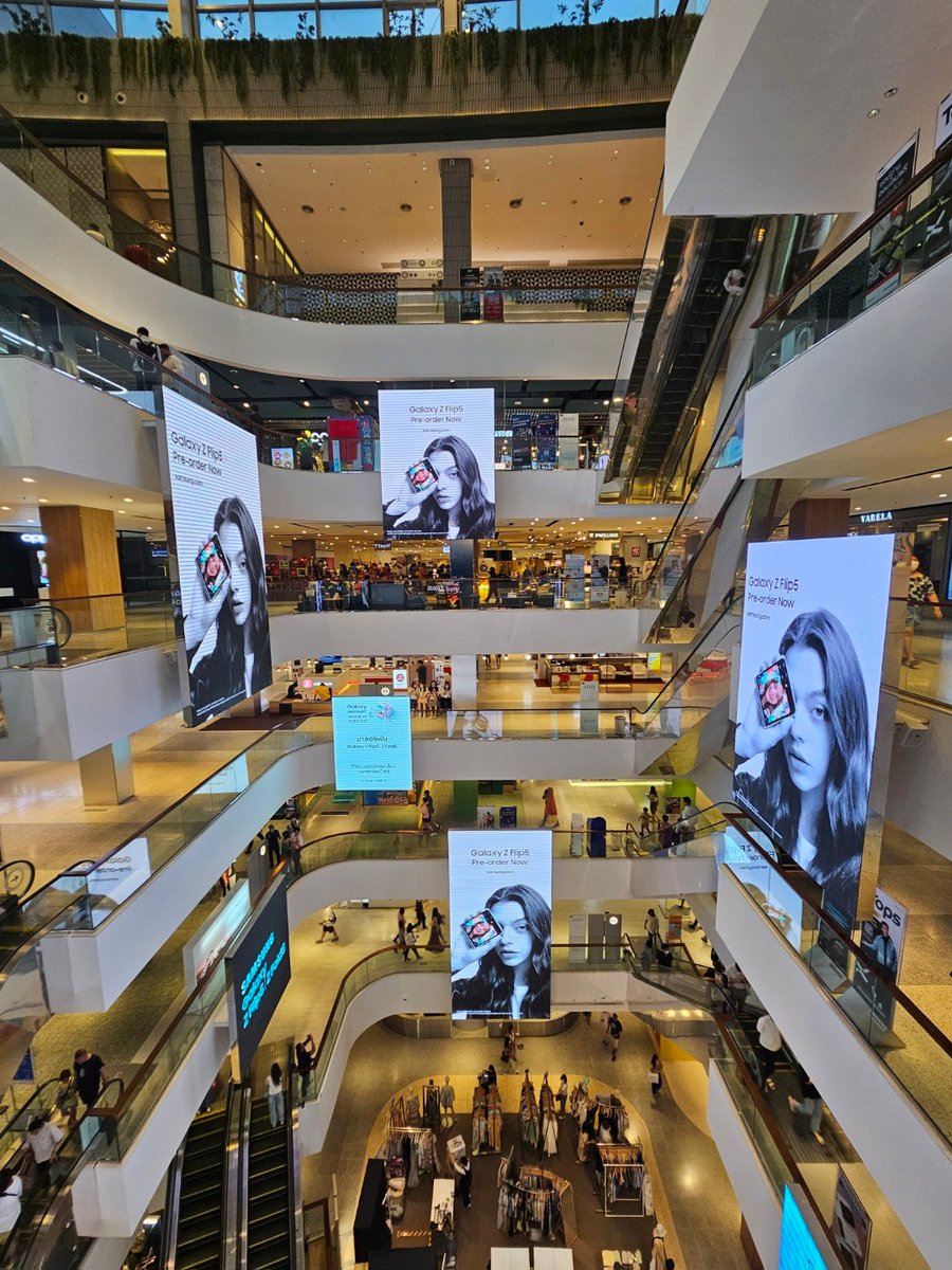 with Galaxy Z Flip 5 ad. (at <a href="/centralwOrld/">centralwOrld</a> in Pathum Wan, Bangkok) swarmapp.com/c/efHuBQoyWue