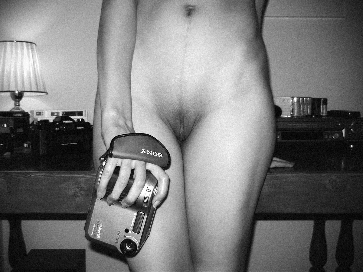 Small mid-2000s digicams are the New Film now!

The Camera            X           The Pictures