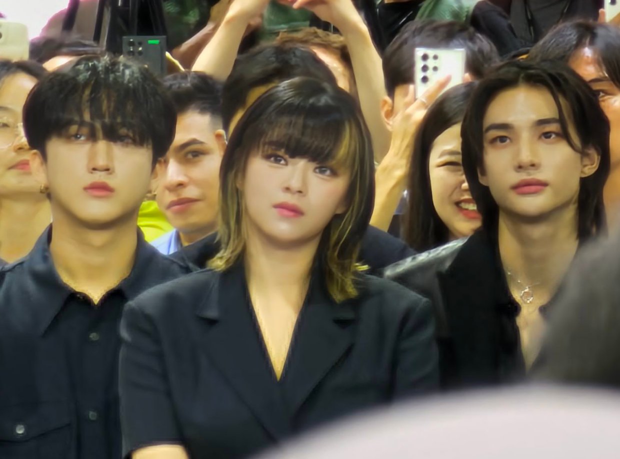 F19fhf2aAAAssFO?format=jpg&name=large