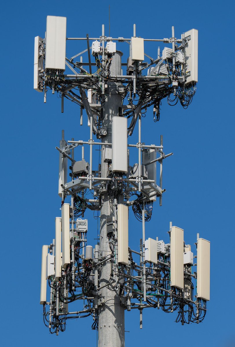 Verizon seems to be making some changes to some of their sites here in South FL. 
<a href="/RaccoonCast/">cast</a> <a href="/SneedTech/">Sneed Mobile Tech</a> <a href="/Techlife32/">Tech life Channel</a> @RFK_TECH_USA @sierranetworks_ <a href="/holman1124/">Lawrence</a>