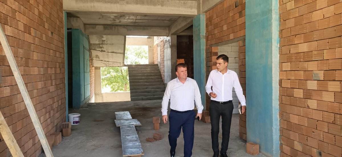 tutmeb's tweet photo. Sayın İl Milli Eğitim Müdürü Ramazan AŞÇI İlçe Milli Eğitim Müdürlüğü ziyaretinde bulundu. Sayın İlçe Milli Eğitim Müdürü @02ARSLANARGUN  ile yapım aşaması süren Fatih İlkokulu ve Ortaokulu’nda incelemerde bulundu. https://t.co/hGeZ39fxUn