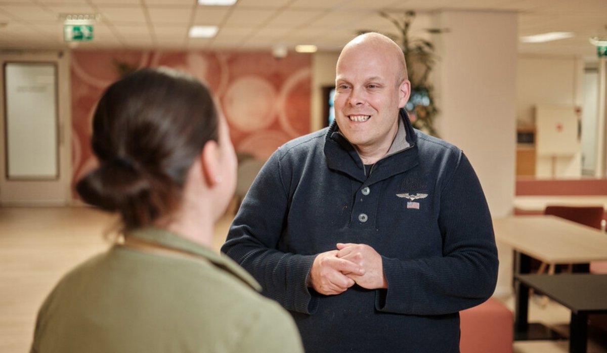 Timo volgt wordt opgeleid tot ervaringsdeskundige. middin.nl/als-ervaringsd… ‘Een ervaringsdeskundige kan mensen uit het slop trekken.’ #ervaringsdeskundigheid #middeninhetleven #kennisoverdracht #lvb #albeda #LFB
