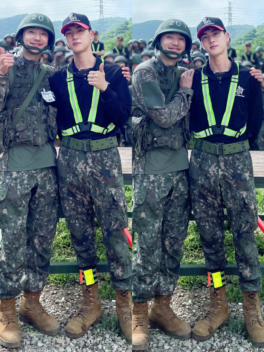 Seokjinpicss's tweet photo. #SEOKJIN looks so f&amp;kn hoooooottt https://t.co/TTlKXLPTaT