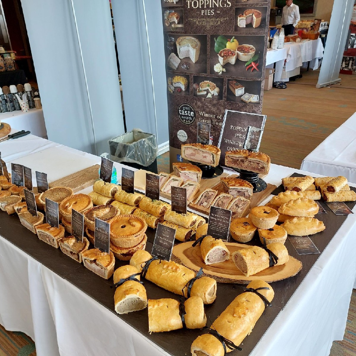 Toppings Pies tweet media