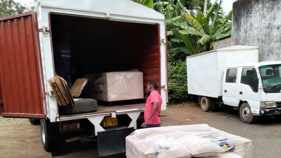 Smooth_way_log's tweet image. From the first box to the last, our team is with you every step of the way. Count on us to deliver a seamless moving experience! 
#MovingCompany #ReliableTeam Mpesa Nairobi CBD Kifee USSD President  Ruto