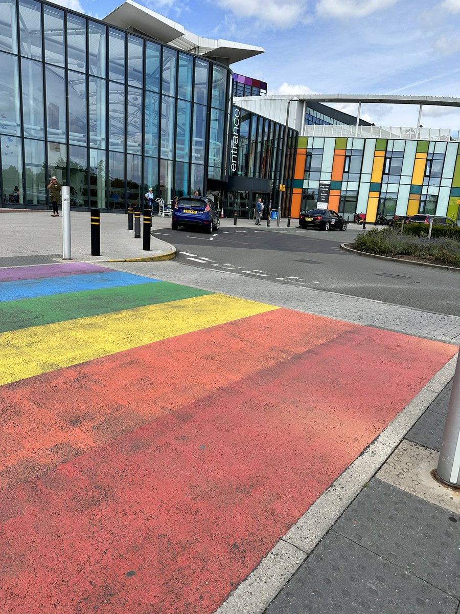 JazSeehraBoam's tweet photo. After news of yet another #JDStrike #payrestoration
Thereโs nothing quite like @SFHFT celebrating #Pride ๐๐ณ๏ธโ๐ to lift your spirits #Diversity #Inclusion
Celebrating all types of people in all walks on life ๐ฅฐ #LGBTIQ
Proud to work with some incredible people @GemmillLiz โค๏ธ https://t.co/zFRQn7kqWF