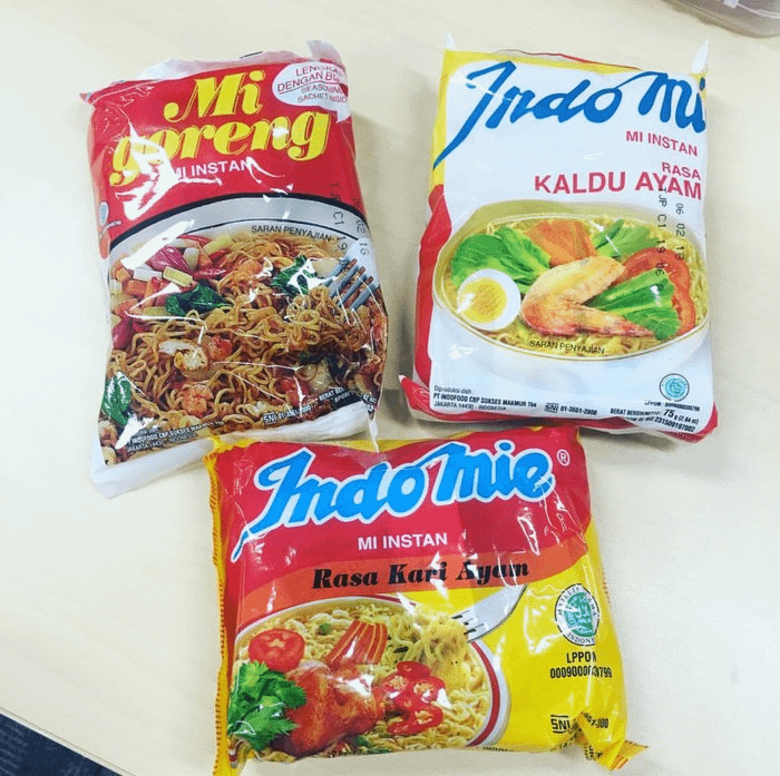 Di tahun 2023, Perusahaan brand Indomie (ICBP) meraup keuntungan 19 Triliun lebih. Gokil!

Dibalik omset triliunan itu, tau ga kalo brand Indomie ini adalah hasil "KUDETA".

Mari kita baca drama nya dengan seksama.
Baris dulu yang rapi~