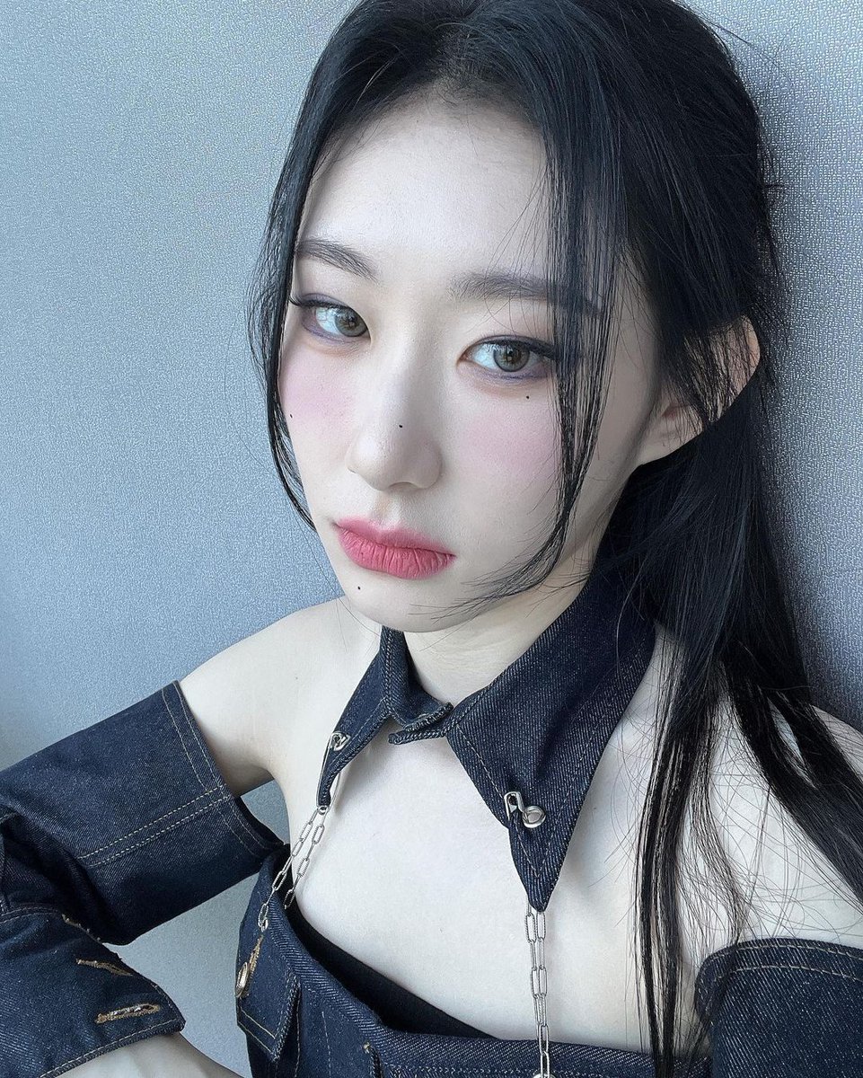 chxaerry's tweet photo. ㅤ

🐈‍⬛

ㅤ https://t.co/AIycOgcZG6