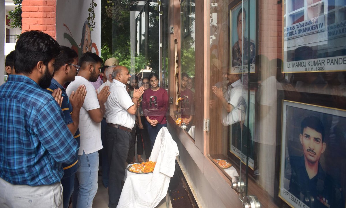 To commemorate the 24th anniversary of Kargil Vijay Diwas, J.C. Bose University of Science and Technology, YMCA, Faridabad today organized a program and paid tribute to brave Indian soldiers who fought the Kargil War and laid their lives to protect the country. https://t.co/CobTpBolXK