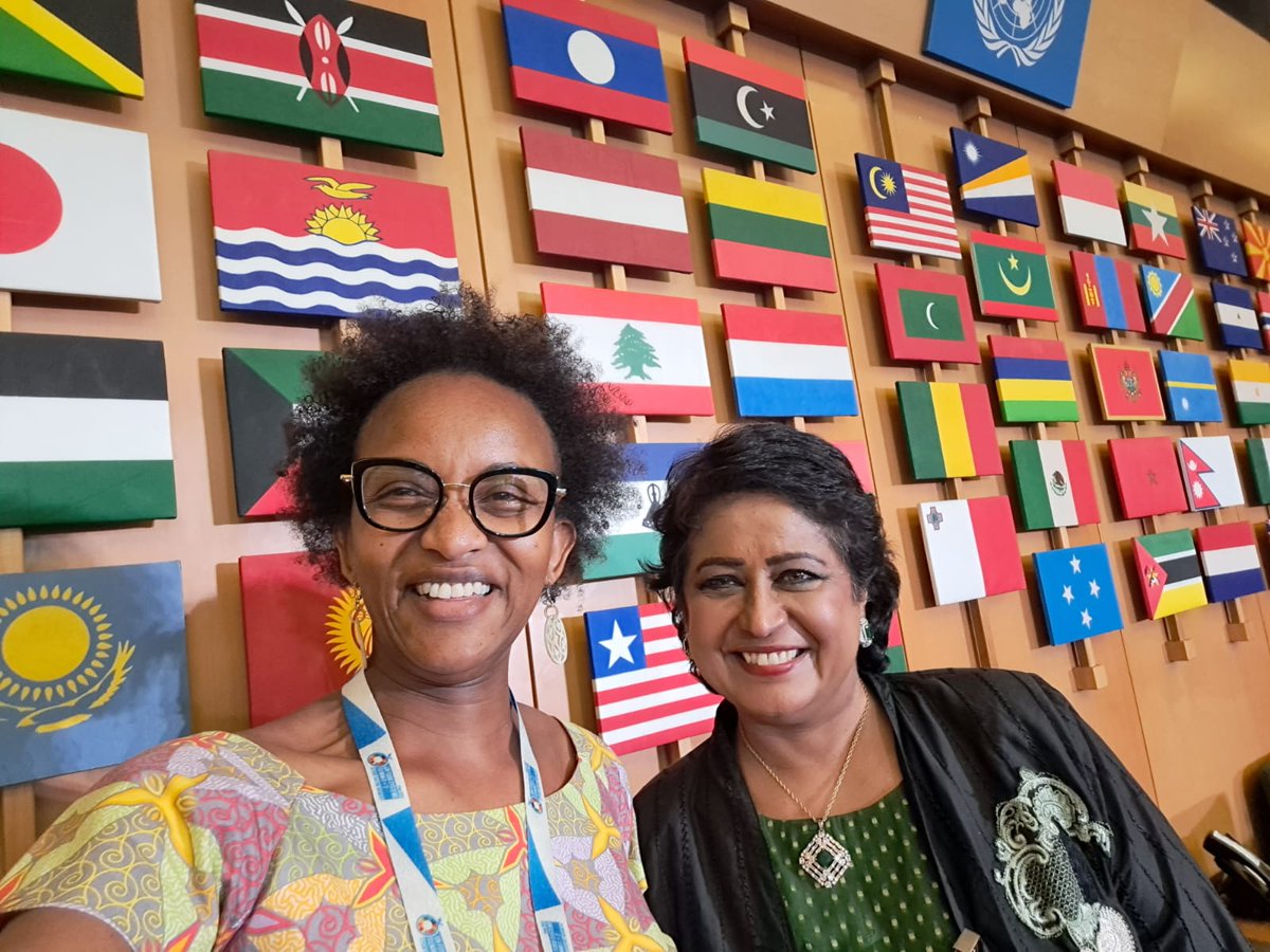 So empowering to meet AMAZING people at #UNFSS2023 like HE Dr Amina Gureeb-Fakim, former President of Mauritius and @ProjectG4G supporter! She moderated the Science & Innovation Special Event https://t.co/NSEtMzRxhS