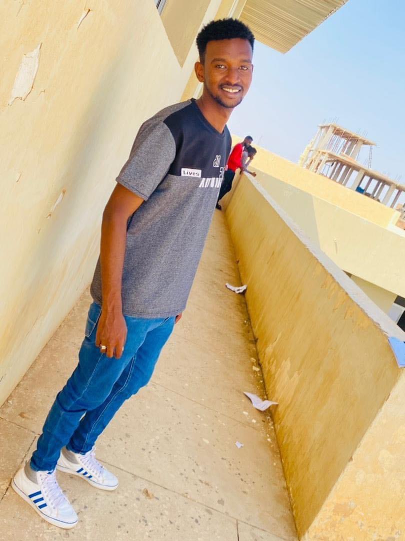 249war's tweet photo. الاسم عثمان احمد الطيب المنصوري الملقب ب *(تكساس)*

العمر ٢٥ سنه 

مكان الفقدان الحاج يوسف 

تاريخ الفقدان ٢٤/٧/٢٠٢٣ 
 طلع من بيتهم العصر ��لما اتاخر  اهله اتصلوا على تلفونه رد ليهم زول وشكله من الدعم السريع لانه قال ليهم  ولدكم  دا شغال مع الجيش ونحن قبضناهو 
1/2 https://t.co/NJAKDVTEEW