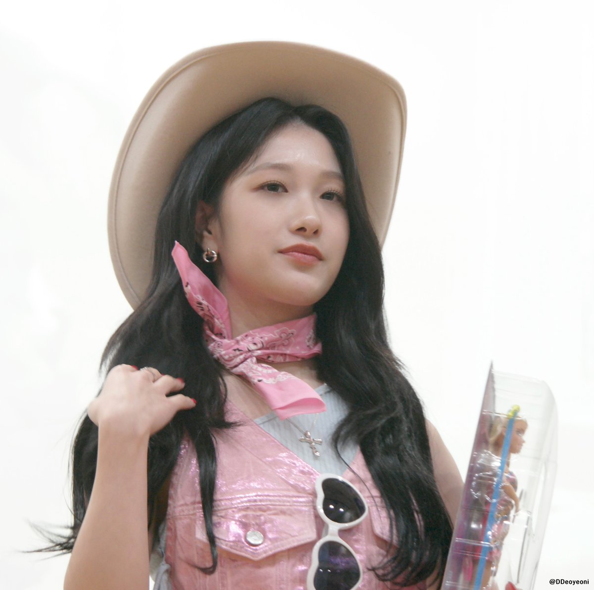 DDeoyeoni's tweet photo. 230723 bdm 대구 팬사인회  
#프로미스나인 #fromis_9 #이서연 #서연 #Seoyeon https://t.co/r73opKywQ3