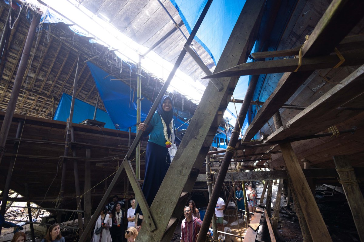 KeralaTourism's tweet photo. KBE participants voyaged into the past when they visited Beypore in Kozhikode. The town has historically been a ship-building centre with wooden urus or dhows sailing from here to the Arab world since the days of the spice trade.
#KeralaBlogExpress #KBE #KeralaBlogExpress7 #KBE7 #BloggersTrip #StoryTellers #TravelForGood #KeralaTourism #Beypore #Kozhikode