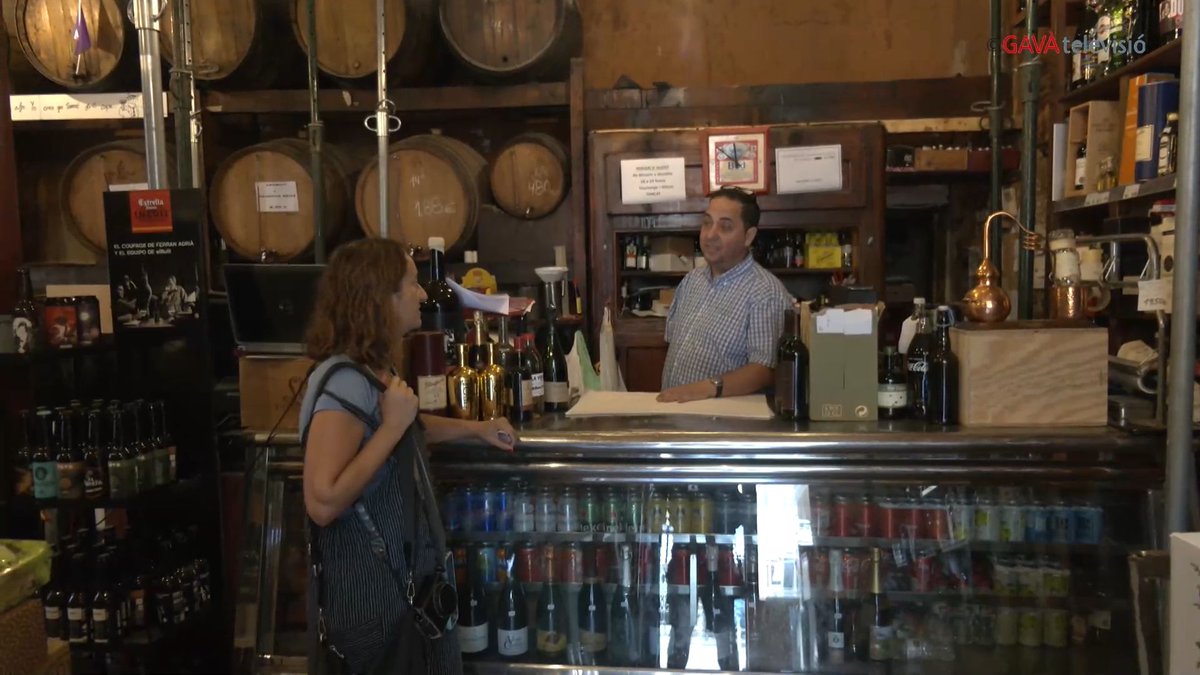 Una notícia trista. <a href="/cellerslavinya/">Cellers La Vinya</a>, una de les botigues més entranyables de la ciutat, ha de canviar de local. Marxen del que han ocupat durant gairebé un segle i se'n van uns metres més enllà. #Gavà 
👉gavatv.cat/despres-de-94-…