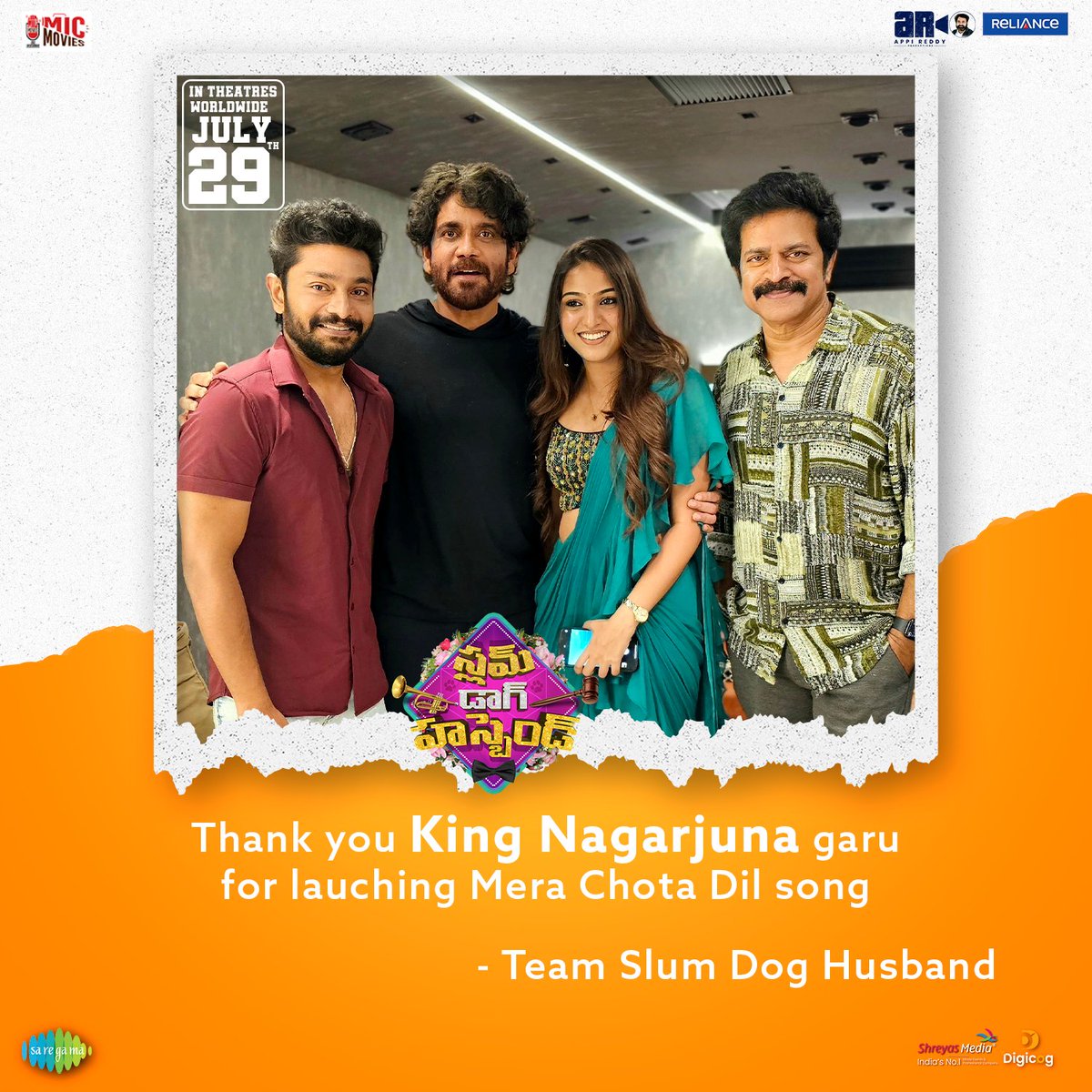 Appireddya's tweet photo. #MeraChotaDil song launched by the one and only King @iamnagarjuna garu for the movie #Slumdoghusband
@SanjayROfficial @Pranavimanukon2
@ar_sreedhar @actorbrahmaji
@Appireddya @Mic_Movies
@RelianceEnt @kvrajendra
@GskMedia_PR @saregamasouth https://t.co/7fYsO4Skd8