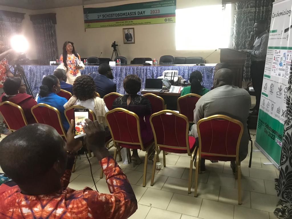 SchistoDay's tweet photo. Closing Module 2 "New  Perspectives in hostschistosome interactions and disease
management" moderated by Dr Ngwewondo Adela, co-organizer of the event 1st Schistosomiasis Day in Yaounde, Cameroon. @WCIPGLASGOW @ibhi_lab https://t.co/ZJBwOwRTdv