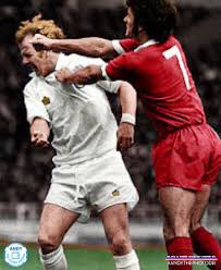 mgwd007's tweet photo. @FootballPinks @FourFourTwo Perhaps Keegan, Bremner in 1974 Charity Shield match. YNWA. https://t.co/1WB15FHoxy