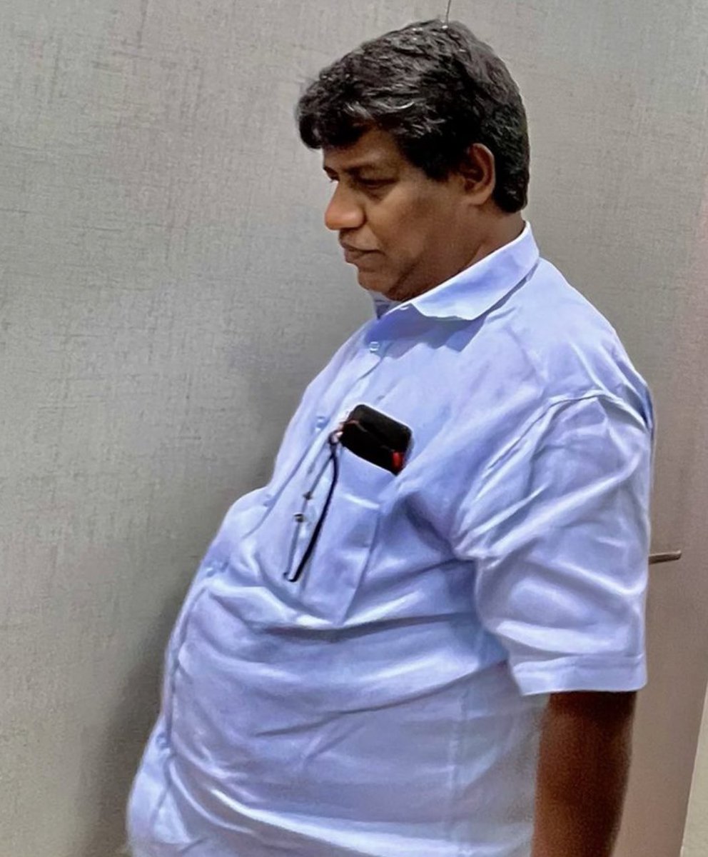 SavukkuOfficial's tweet photo. இவர்தான் அந்த லூயி கதிரவன் https://t.co/seebqhgkZQ