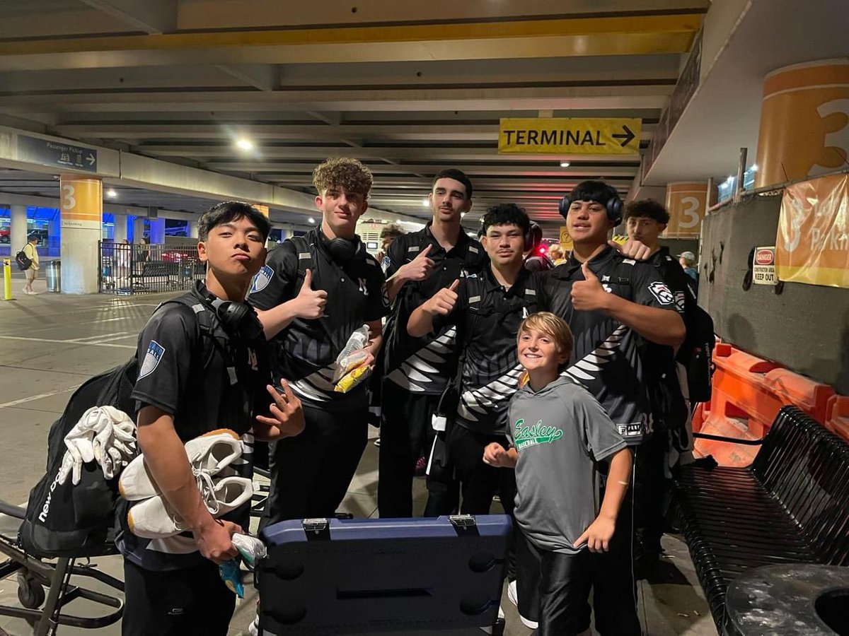 SLBWSDirector's tweet photo. Look at how excited Asia Pacific (NZ) is here to be playing in @slbws and their Host Family son can’t contain his excitement as well. #slbws #llws https://t.co/fD5HiOoaPH