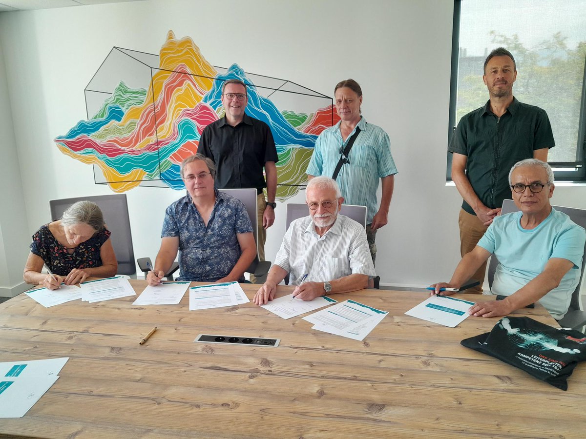 Retour en 📷 sur la signature pour 4 ans du "Plan de #Concertation Locative" avec les associations de locataires représentées au conseil d'administration de
<a href="/PluralisHabitat/">Pluralis Habitat</a> : 
La CLCV38, La CNL de l'Isère, La CSF38, la CGL38 et INDECOSA-CGT38
#partenaires #locataires #hlm