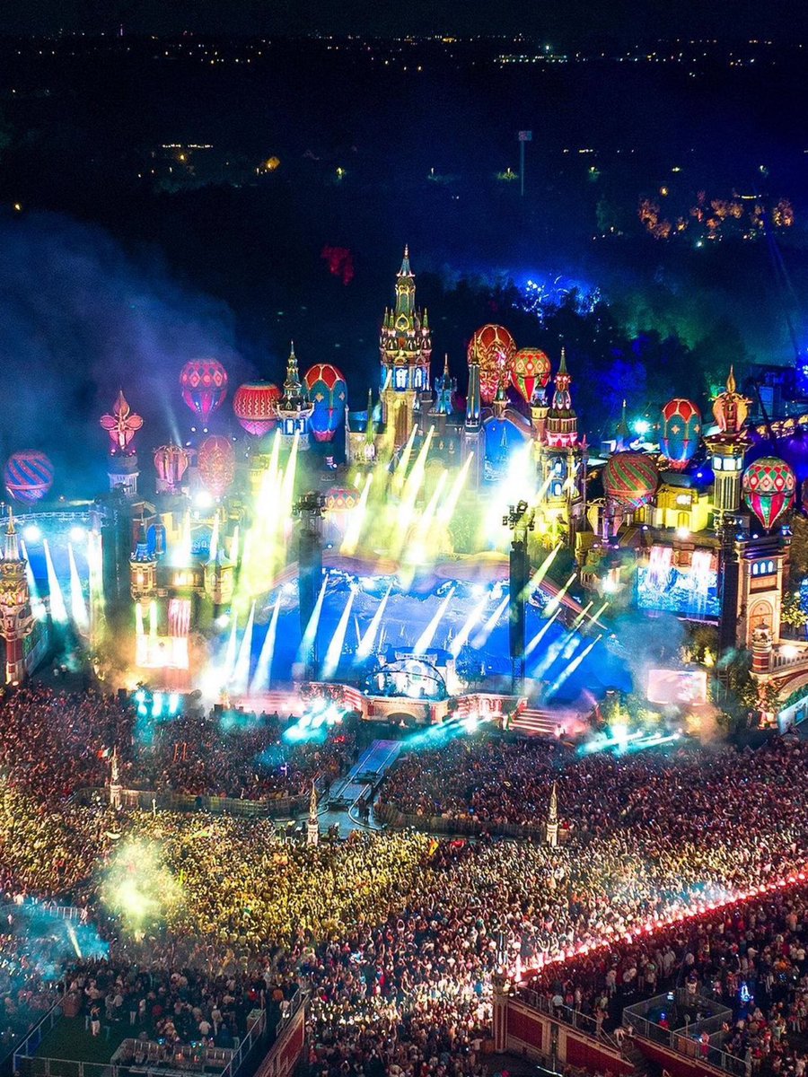 Festseasonmedia's tweet photo. 2 days until Tomorrowland W2 ⏳

(📸 via @tomorrowland) https://t.co/7V1jAqBBpC