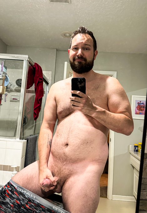 My bed head is hitting different today but my morning wood hits the same every time 😘 https://t.co/E