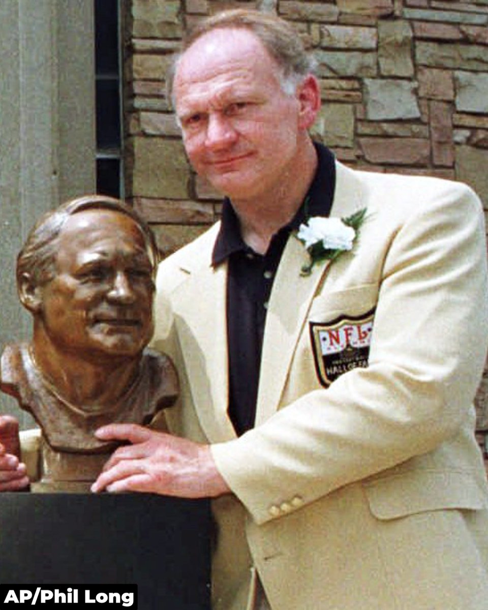 SteelersHistory's tweet photo. On this day in 1997, Mike Webster was inducted into the @ProFootballHOF. https://t.co/5LHR3gU0cs