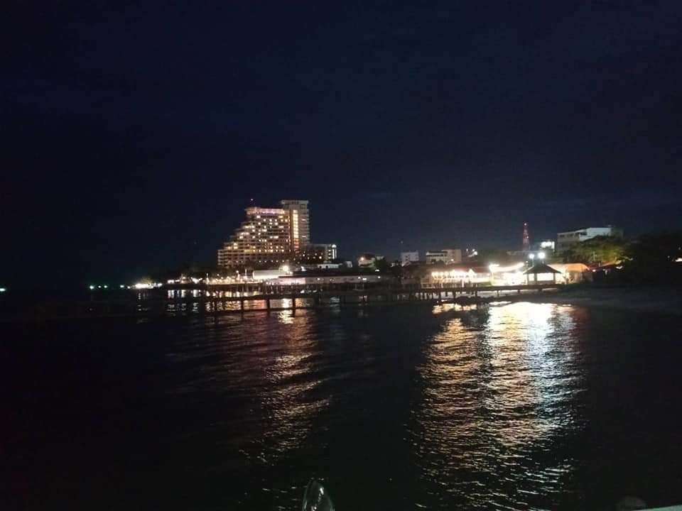 KdkUkf's tweet photo. สะพานปลาหัวหิน หานัด ชายหาดหัวหิน #รับงานหัวหิน #นัดเย็ดหัวหิน #หาเพื่อนนอน
#ชะอำ #หัวหิน https://t.co/oyVtF42Rl3