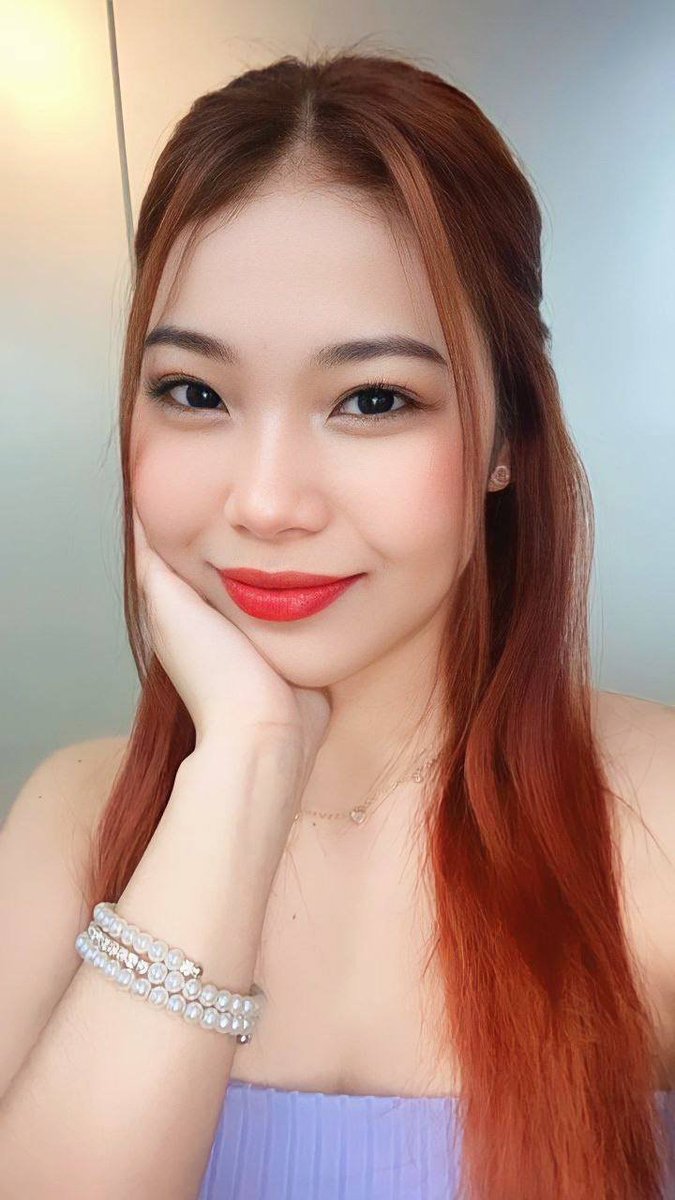 AgathaAlma's tweet photo. The happiest people dont necessarily have the best of everything but they make the most of everything that comes along their away https://t.co/GNlPd9z0Lz