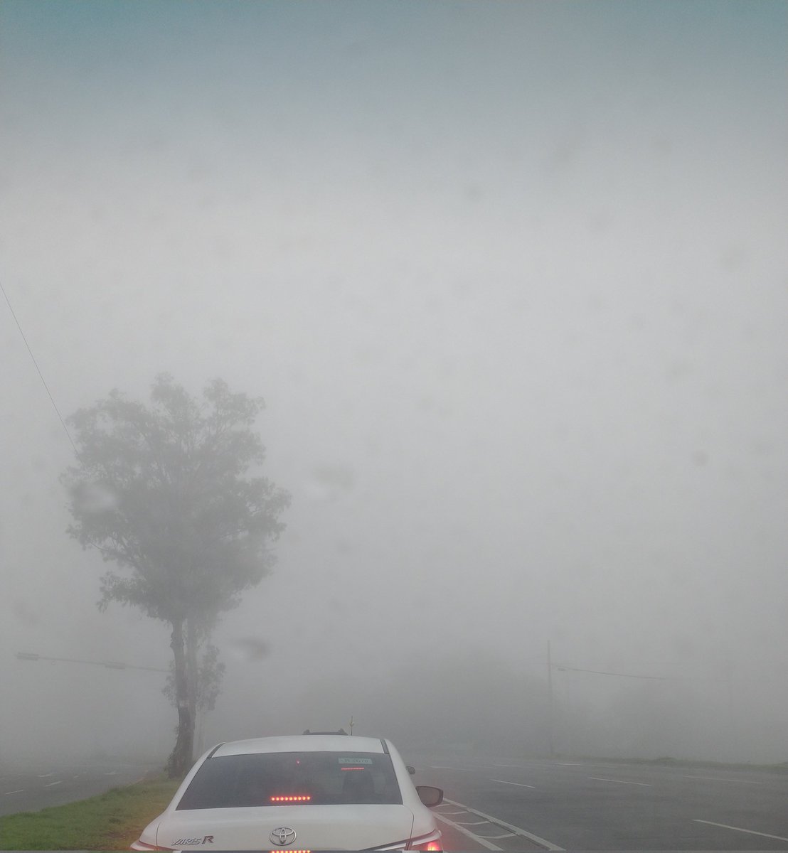 ROS_hC's tweet photo. @Trafico_ZMG mucha neblina en periférico oriente https://t.co/XeTMaoVWQR