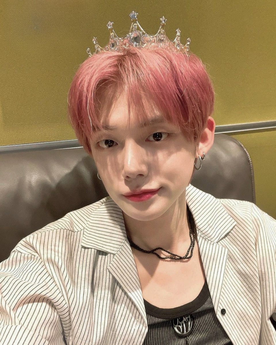 he's so pretty  `♥︎.ᐟ